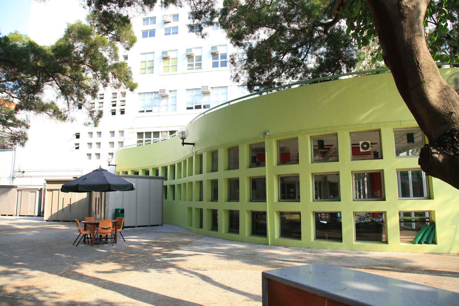 相片 4: 香港專業教育學院(屯門分校)