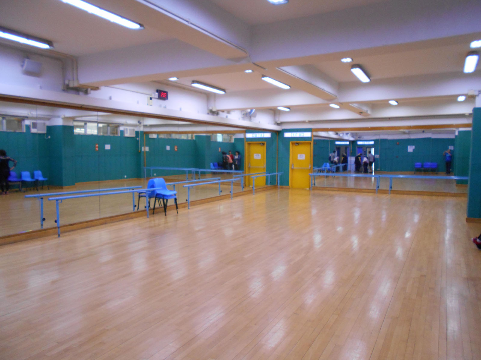 Photo 4: Po Lam Sports Centre