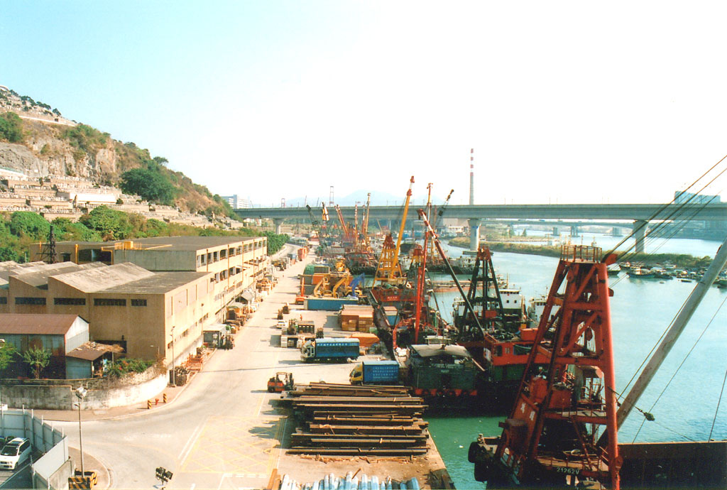 相片 1: 藍巴勒海峽公眾貨物裝卸區