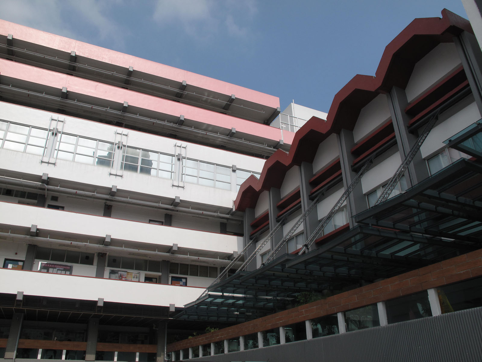 相片 2: 香港專業教育學院(葵涌分校)