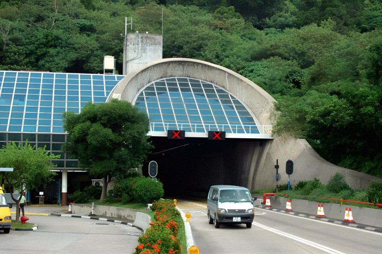 相片 4: 香港仔隧道