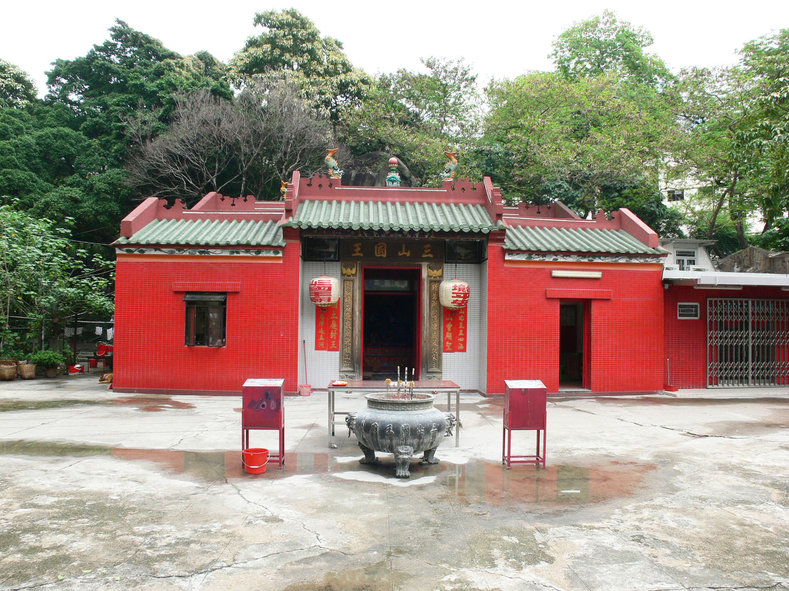 Photo 2: Sam Shan Kwok Wong Temple (Ngau Chi Wan)