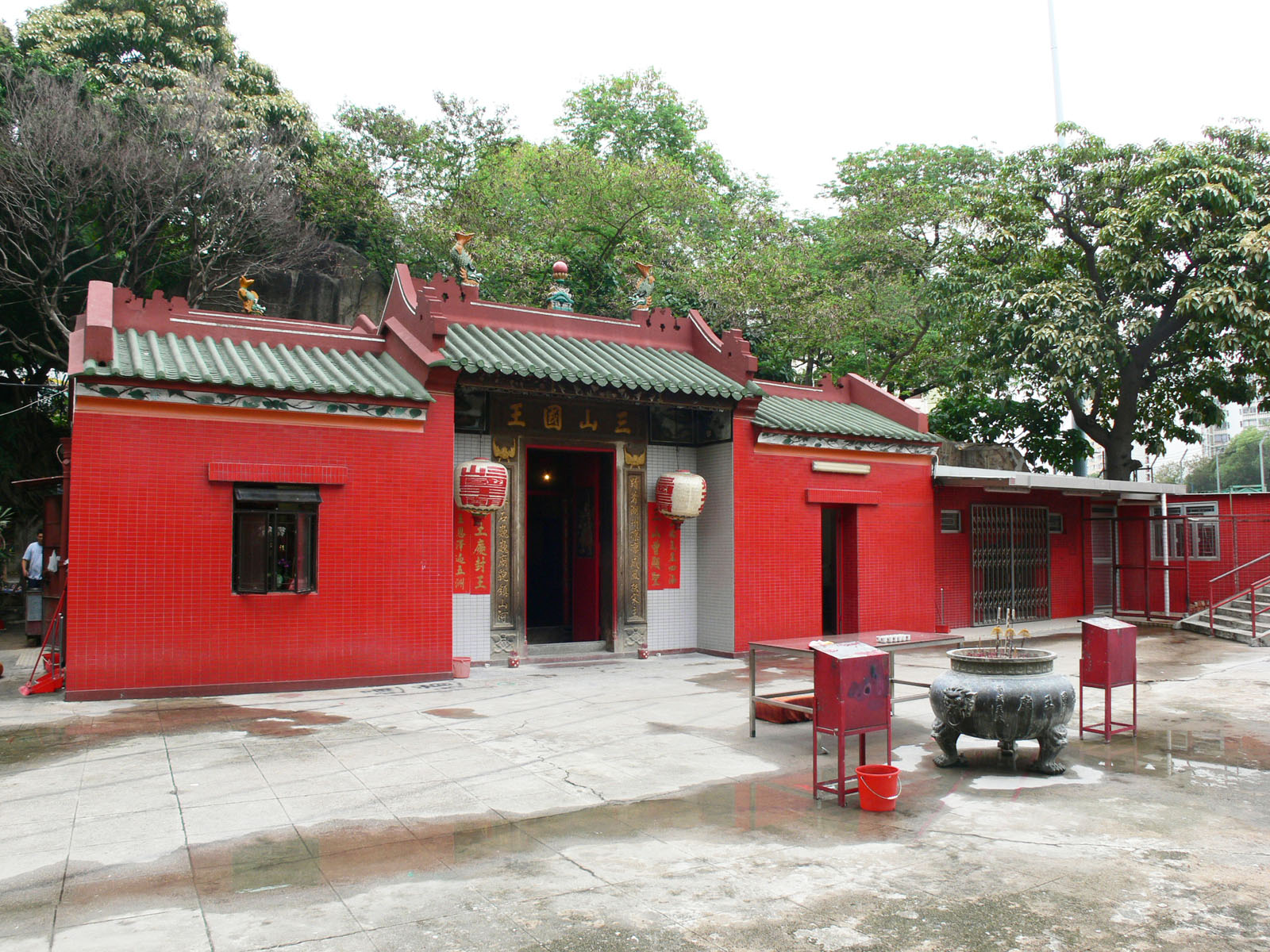 Photo 3: Sam Shan Kwok Wong Temple (Ngau Chi Wan)