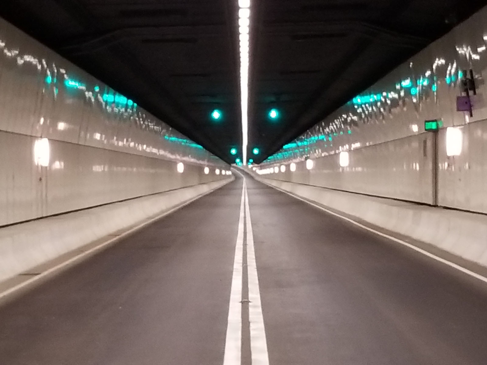 相片 2: 長山隧道